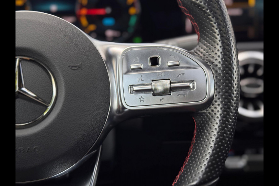 Mercedes-Benz A-Klasse 250 e Business Solution AMG Pano/Sfeer/Camera