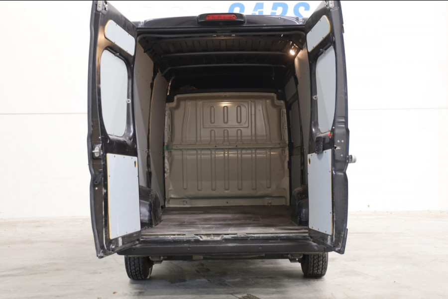 Peugeot Boxer 2.2 BlueHDi 140PK L3/H2 ZWART NAVI CAMERA PDC CRUISE CONTROL AIRCO LEASE V/A 122,- P.M. INRUIL MOGELIJK