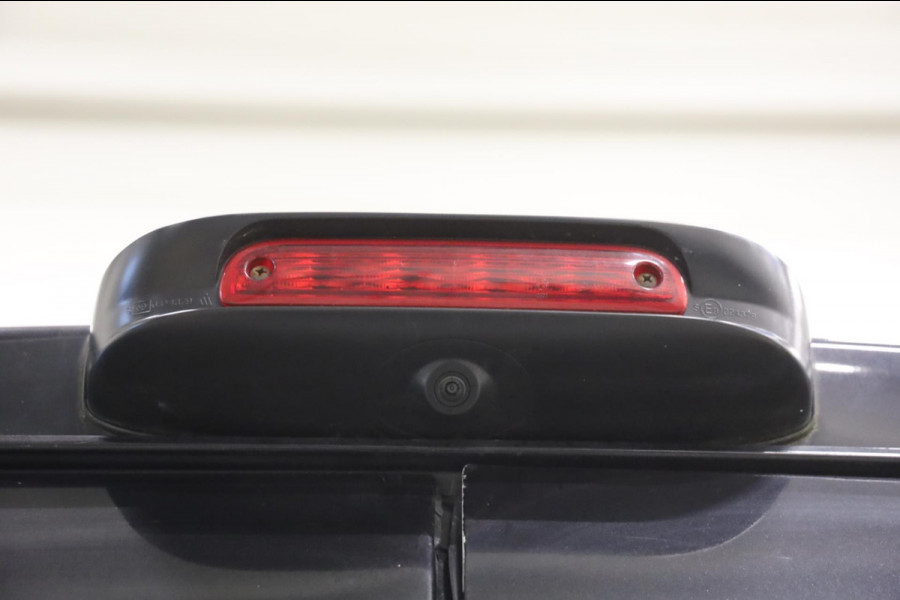 Peugeot Boxer 2.2 BlueHDi 140PK L3/H2 ZWART NAVI CAMERA PDC CRUISE CONTROL AIRCO LEASE V/A 122,- P.M. INRUIL MOGELIJK