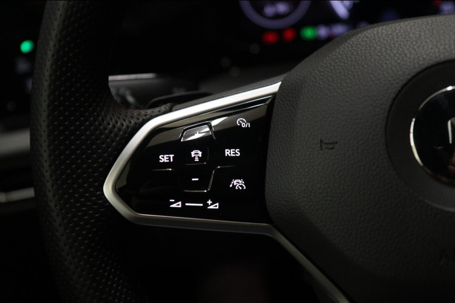 Volkswagen Golf 2.0 TSI GTI CLUBSPORT 45 JAHRE /PANO/AKRA/IQ-LIGHT/NURBURGRING//VOLL