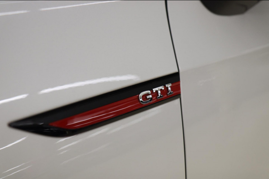 Volkswagen Golf 2.0 TSI GTI CLUBSPORT 45 JAHRE /PANO/AKRA/IQ-LIGHT/NURBURGRING//VOLL