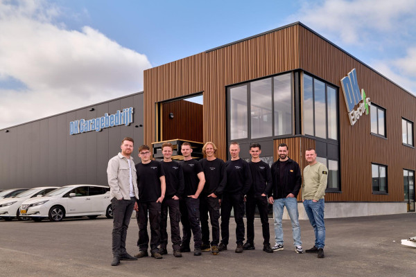 Kia e-Niro DynamicPlusLine 39 kWh|FACELIFT|3FASE|LEDER|DAKJE|ACC|CARPLAY|CAMERA|STOEL+STUURVERW|LANE-ASSIST|BTW|1e EIG|NL-AUTO|NAP