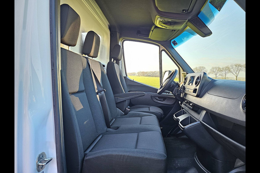 Mercedes-Benz Sprinter 317 170pk L3 RWD Bakwagen Laadklep Automaat Mbux Cruise