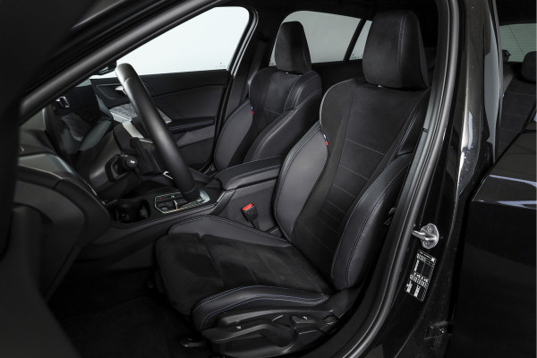 BMW 1-serie 120 M Sport (Nieuw Model) - Automaat | Dig. Cockpit | Adapt. Cruise | Stoelverw. | PDC | Camera | NAV + App. Connect | ECC | DAB | LM 18" | 0268