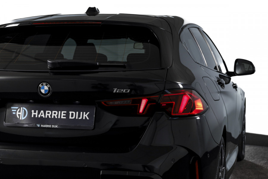 BMW 1-serie 120 M Sport (Nieuw Model) - Automaat | Dig. Cockpit | Adapt. Cruise | Stoelverw. | PDC | Camera | NAV + App. Connect | ECC | DAB | LM 18" | 0268