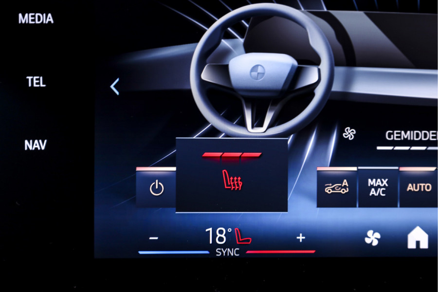 BMW 1-serie 120 M Sport (Nieuw Model) - Automaat | Dig. Cockpit | Adapt. Cruise | Stoelverw. | PDC | Camera | NAV + App. Connect | ECC | DAB | LM 18" | 0268