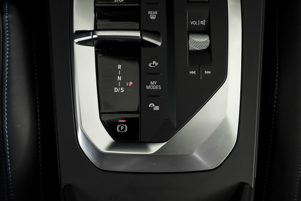 BMW 1-serie 120 M Sport (Nieuw Model) - Automaat | Dig. Cockpit | Adapt. Cruise | Stoelverw. | PDC | Camera | NAV + App. Connect | ECC | DAB | LM 18" | 0268