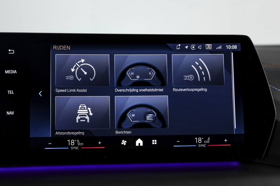 BMW 1-serie 120 M Sport (Nieuw Model) - Automaat | Dig. Cockpit | Adapt. Cruise | Stoelverw. | PDC | Camera | NAV + App. Connect | ECC | DAB | LM 18" | 0268