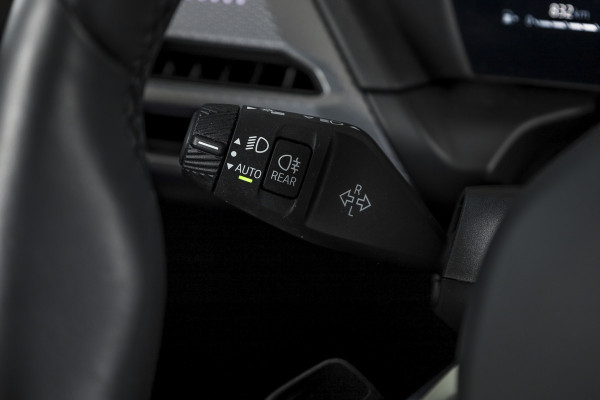 BMW 1-serie 120 M Sport (Nieuw Model) - Automaat | Dig. Cockpit | Adapt. Cruise | Stoelverw. | PDC | Camera | NAV + App. Connect | ECC | DAB | LM 18" | 0268