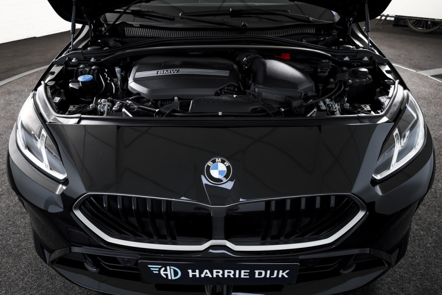 BMW 1-serie 120 M Sport (Nieuw Model) - Automaat | Dig. Cockpit | Adapt. Cruise | Stoelverw. | PDC | Camera | NAV + App. Connect | ECC | DAB | LM 18" | 0268