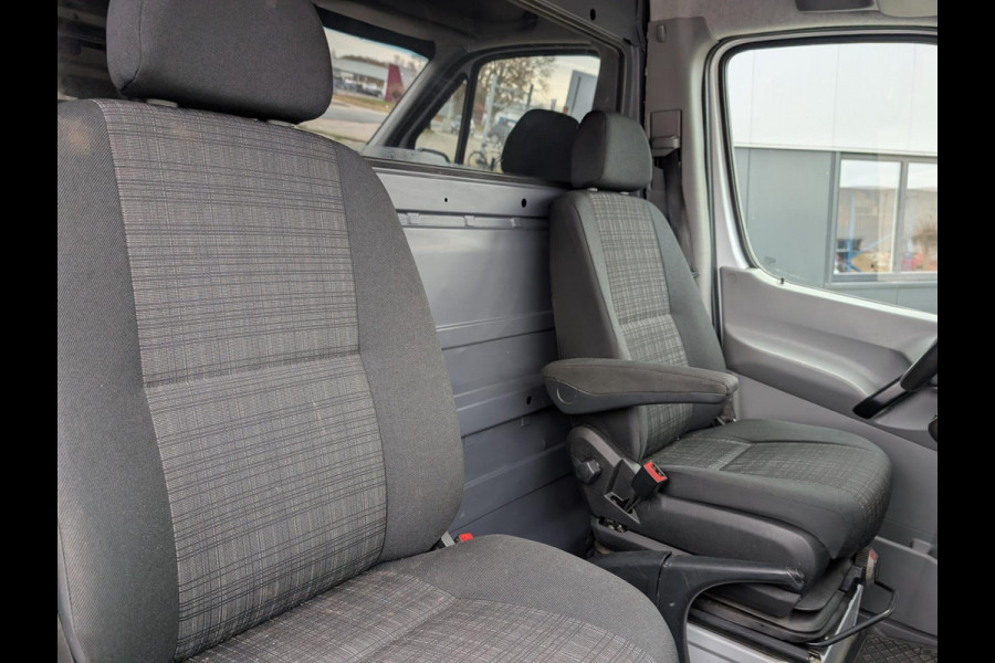 Mercedes-Benz Sprinter 316 160PK RWD 3500KG TREKHAAK AIRCO STANDKACHEL L2H2