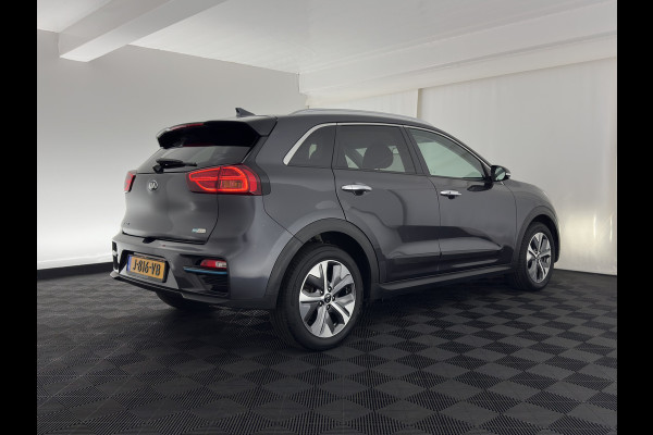Kia e-Niro ExecutiveLine 64 kWh (3-Fase) {SOH-100%) (INCL-BTW)  Aut *HEATPUMP | LUXURY-LEATHER | FULL-LED | NAVI-FULLMAP | ADAPTIVE-CRUISE | CAMERA | MEMORY-PACK | LANE-ASSIST | KEYLESS | DIGI-COCKPIT | PRIVACY-GLASS | AMBIENT-LIGHT | 17"ALU*