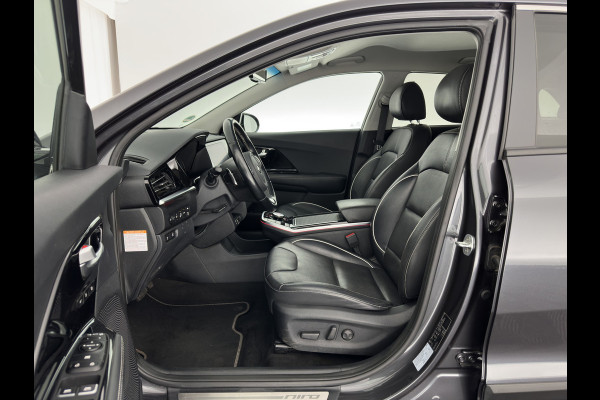 Kia e-Niro ExecutiveLine 64 kWh (3-Fase) {SOH-100%) (INCL-BTW)  Aut *HEATPUMP | LUXURY-LEATHER | FULL-LED | NAVI-FULLMAP | ADAPTIVE-CRUISE | CAMERA | MEMORY-PACK | LANE-ASSIST | KEYLESS | DIGI-COCKPIT | PRIVACY-GLASS | AMBIENT-LIGHT | 17"ALU*