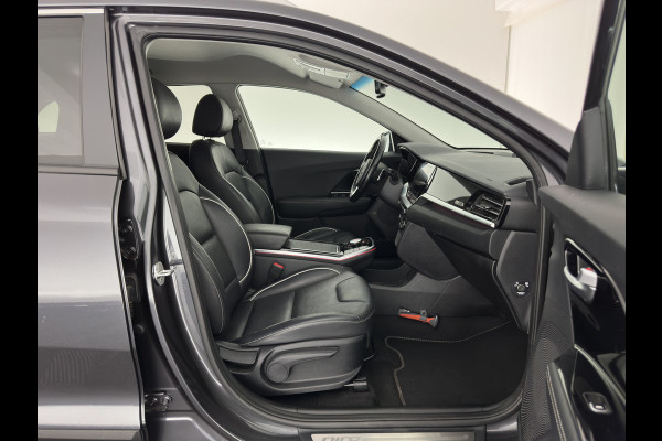 Kia e-Niro ExecutiveLine 64 kWh (3-Fase) {SOH-100%) (INCL-BTW)  Aut *HEATPUMP | LUXURY-LEATHER | FULL-LED | NAVI-FULLMAP | ADAPTIVE-CRUISE | CAMERA | MEMORY-PACK | LANE-ASSIST | KEYLESS | DIGI-COCKPIT | PRIVACY-GLASS | AMBIENT-LIGHT | 17"ALU*