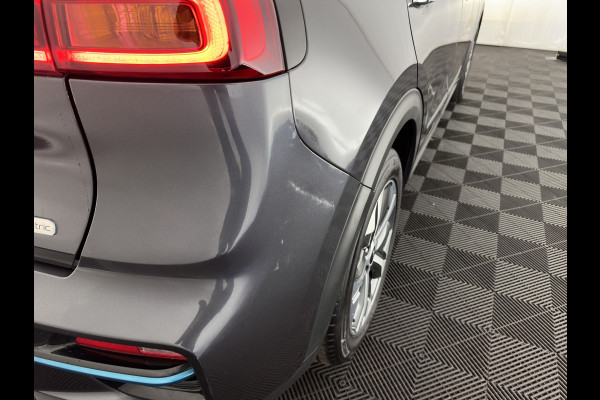 Kia e-Niro ExecutiveLine 64 kWh (3-Fase) {SOH-100%) (INCL-BTW)  Aut *HEATPUMP | LUXURY-LEATHER | FULL-LED | NAVI-FULLMAP | ADAPTIVE-CRUISE | CAMERA | MEMORY-PACK | LANE-ASSIST | KEYLESS | DIGI-COCKPIT | PRIVACY-GLASS | AMBIENT-LIGHT | 17"ALU*