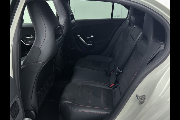 Mercedes-Benz A-Klasse 180 Premium Plus | Panoramadak | elct. bedienbare voor stoelen met memory | Navigatie | Parking support met camera achter | Inclusief 24 maanden MB Certified garantie voor Europa