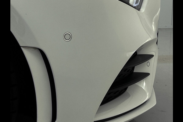Mercedes-Benz A-Klasse 180 Premium Plus | Panoramadak | elct. bedienbare voor stoelen met memory | Navigatie | Parking support met camera achter | Inclusief 24 maanden MB Certified garantie voor Europa