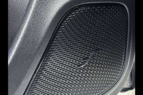 Mercedes-Benz A-Klasse 180 Premium Plus | Panoramadak | elct. bedienbare voor stoelen met memory | Navigatie | Parking support met camera achter | Inclusief 24 maanden MB Certified garantie voor Europa