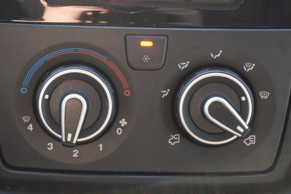 Peugeot Boxer 335 2.2 HDI L4 BAKWAGEN DAKSPOILER NAVI DAB CRUISE