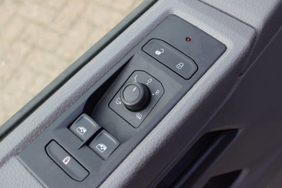 Volkswagen Transporter 2.0 TDI L2H1 DC DUBBEL CABINE AUTOMAAT ZEER NETTE STAAT