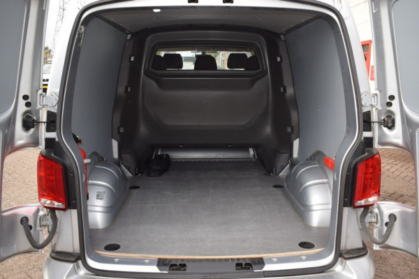 Volkswagen Transporter 2.0 TDI L2H1 DC DUBBEL CABINE AUTOMAAT ZEER NETTE STAAT