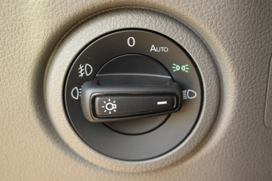 Volkswagen Crafter 2.0 TDI L3H3 Highline 140 PK LED TREKHAAK NAVI BETIMMERING