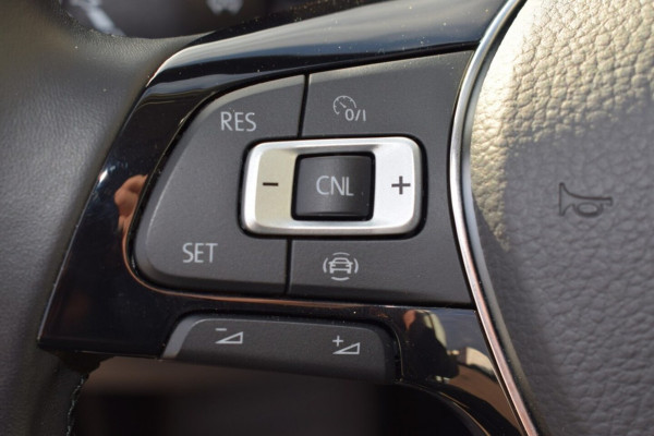 Volkswagen Crafter 2.0 TDI L3H3 Highline 140 PK LED TREKHAAK NAVI BETIMMERING