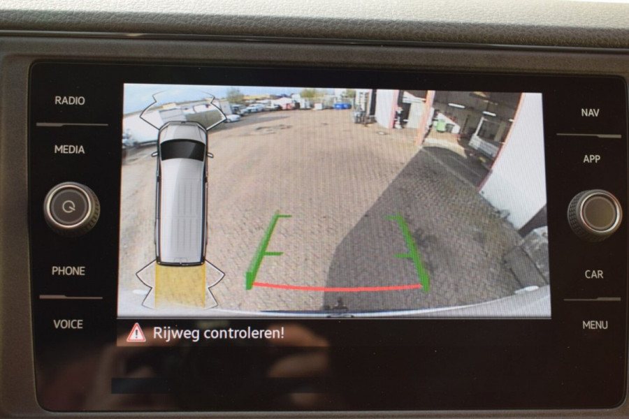 Volkswagen Crafter 2.0 TDI L3H3 Highline 140 PK LED TREKHAAK NAVI BETIMMERING