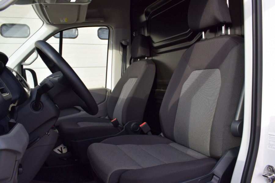 Volkswagen Crafter 2.0 TDI L3H3 Highline 140 PK LED TREKHAAK NAVI BETIMMERING