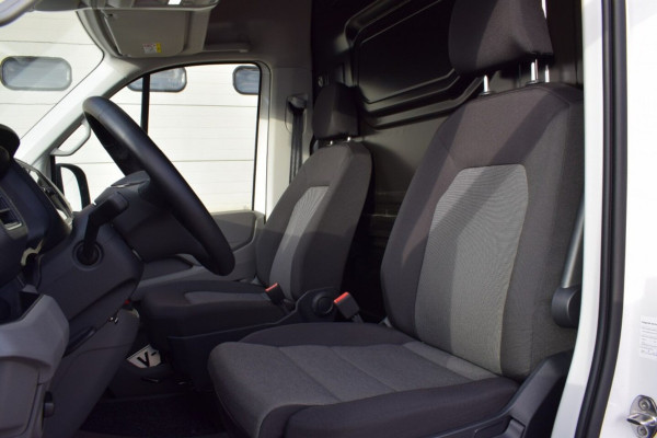 Volkswagen Crafter 2.0 TDI L3H3 Highline 140 PK LED TREKHAAK NAVI BETIMMERING