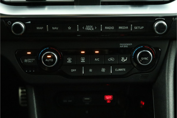 Kia Niro 1.6 GDi Hybrid ExecutiveLine Apple Carplay/Android Auto - Cruise Control - Dodehoekdetectie - Navigatie - Stoel/Stuur Verwarming - Fabrieksgarantie tot 06-2028