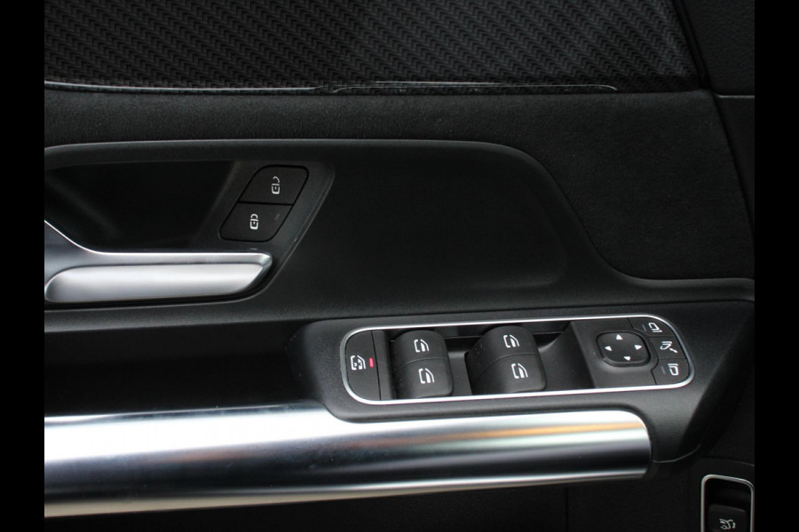 Mercedes-Benz GLA 200 AMG Line Automaat Nieuw model ! | Navigatie | Climate Control | Camera | Electrisch bedienbare achterklep | Dab | Led