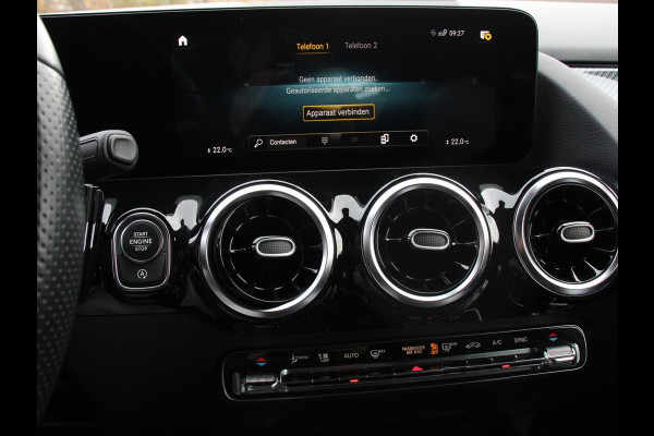 Mercedes-Benz GLA 200 AMG Line Automaat Nieuw model ! | Navigatie | Climate Control | Camera | Electrisch bedienbare achterklep | Dab | Led