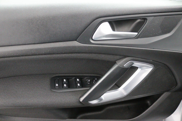 Peugeot 308 SW 1.2 *130PK*ECC*ACC*CAM*NAVI*HAAK*CARPLAY*