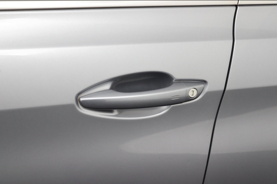 Peugeot 308 SW 1.2 *130PK*ECC*ACC*CAM*NAVI*HAAK*CARPLAY*