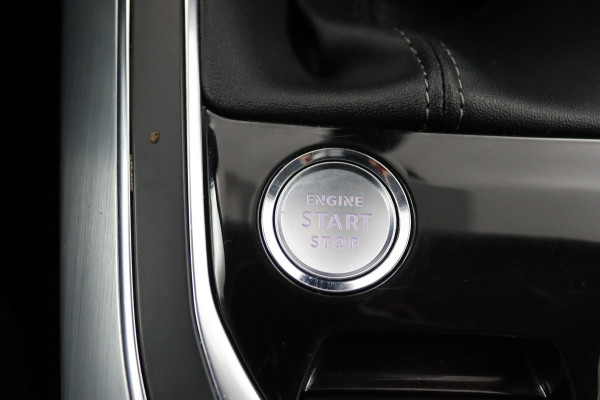 Peugeot 308 SW 1.2 *130PK*ECC*ACC*CAM*NAVI*HAAK*CARPLAY*