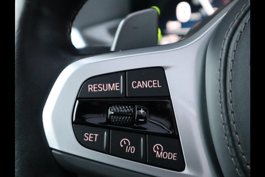 BMW X5 xDrive50e High Executive M Sport Pakket Automaat / Live Cockpit Plus / Panoramadak / Trekhaak / Luchtvering / Harman Kardon / Comfortstoelen / Warmtecomfortpakket / Sfeerverlichting / Active Protection / Shadow Line / 21 Inch