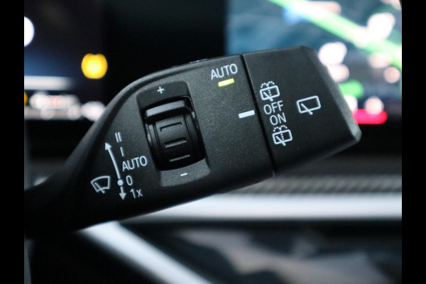 BMW X5 xDrive50e High Executive M Sport Pakket Automaat / Live Cockpit Plus / Panoramadak / Trekhaak / Luchtvering / Harman Kardon / Comfortstoelen / Warmtecomfortpakket / Sfeerverlichting / Active Protection / Shadow Line / 21 Inch