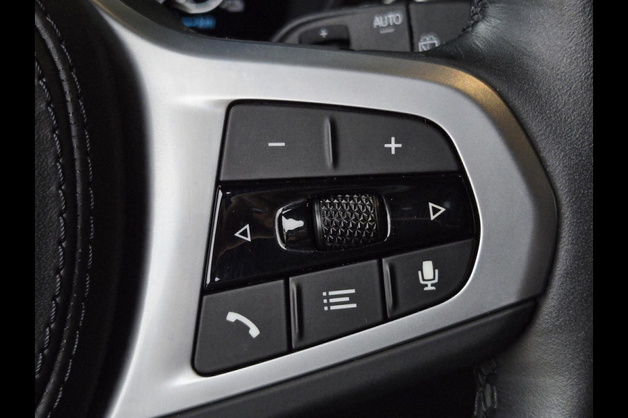 BMW X3 xDrive30e LCI | SPORTSTOELEN | LEDER | PANORAMADAK | CAMERA | BMW LIVE COCKPIT | 20 INCH LM VELGEN |