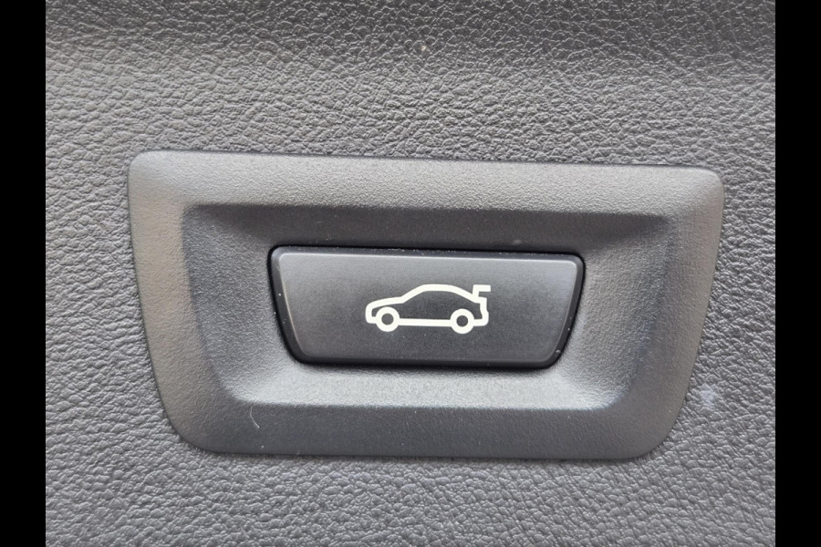 BMW X3 xDrive30e LCI | SPORTSTOELEN | LEDER | PANORAMADAK | CAMERA | BMW LIVE COCKPIT | 20 INCH LM VELGEN |