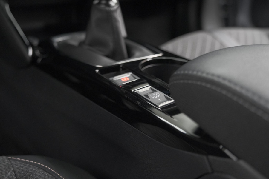 Peugeot 2008 PureTech 100 Allure | Camera | Navigatie | Parkeersensoren | Apple Carplay