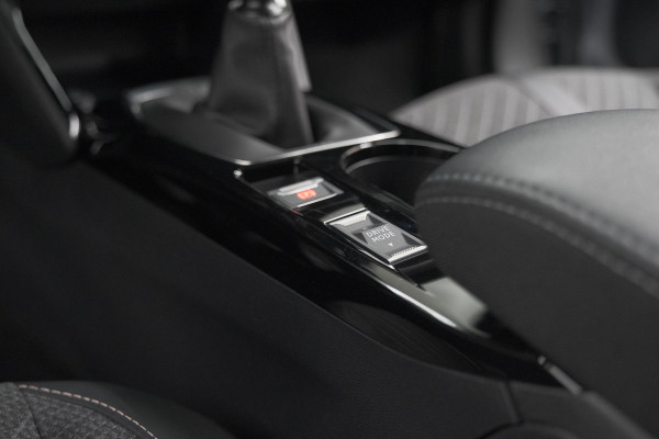 Peugeot 2008 PureTech 100 Allure | Camera | Navigatie | Parkeersensoren | Apple Carplay