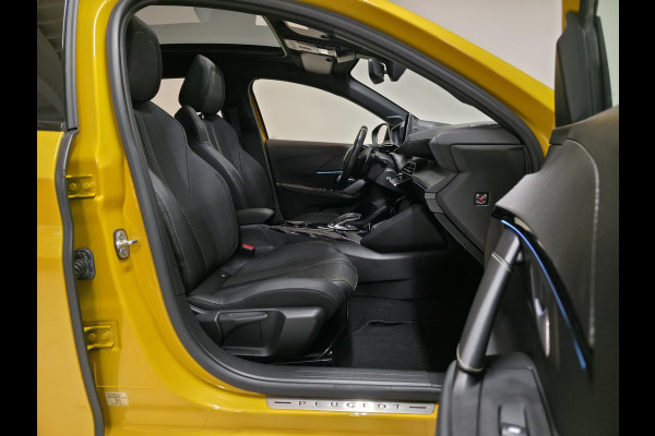 Peugeot 208 1.2 PureTech GT-Line Automaat | Trekhaak | Panoramadak | Navigatie