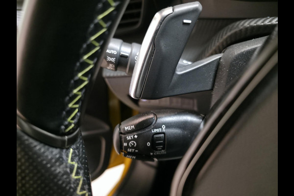 Peugeot 208 1.2 PureTech GT-Line Automaat | Trekhaak | Panoramadak | Navigatie