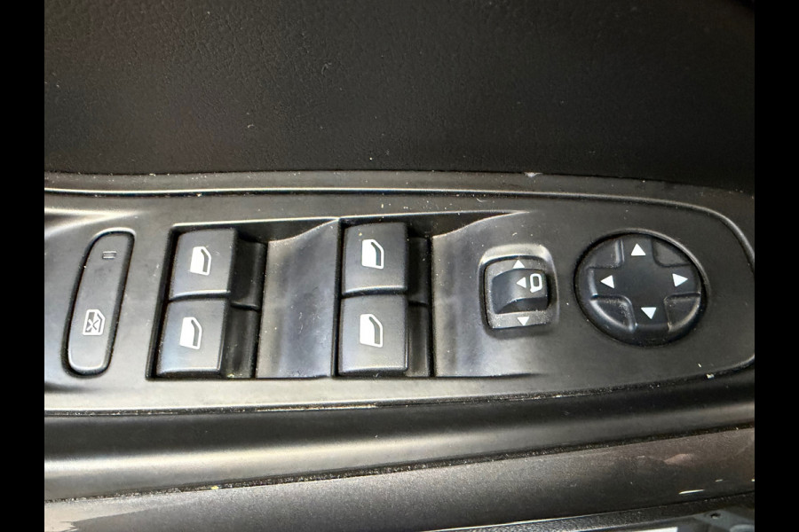 Opel Grandland X 1.2 Turbo Business Executive AUT. PANORAMADAK CRUISE NAVIGATIE APPLE CARPLAY LANE-ASSIST STOEL/STUURVERWARMING