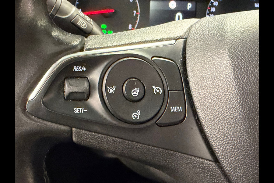 Opel Grandland X 1.2 Turbo Business Executive AUT. PANORAMADAK CRUISE NAVIGATIE APPLE CARPLAY LANE-ASSIST STOEL/STUURVERWARMING