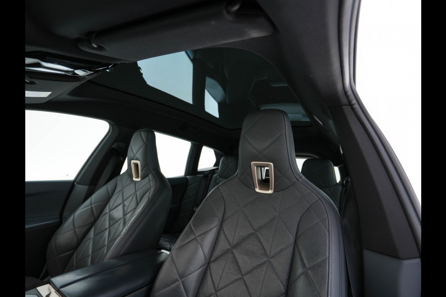 BMW iX xDrive40 High Executive 77 kWh ( 3-Fase ) {SOH-100%} (INCL-BTW) Aut. *PANO | HEAD-UP | HARMAN/KARDON-SURROUND | SOFT-CLOSE | DAB+ | DIGI-COCKPIT | HEATED-COMFORTSEATS | FULL-LED | CARPLAY | TOWBAR | AMBIENT-LIGHT | TOPVIEW | MEMORY-PACK |