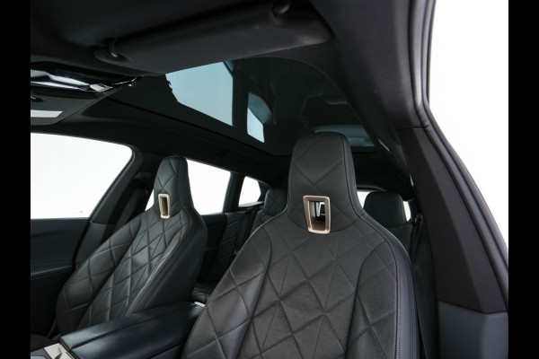 BMW iX xDrive40 High Executive 77 kWh ( 3-Fase ) {SOH-100%} (INCL-BTW) Aut. *PANO | HEAD-UP | HARMAN/KARDON-SURROUND | SOFT-CLOSE | DAB+ | DIGI-COCKPIT | HEATED-COMFORTSEATS | FULL-LED | CARPLAY | TOWBAR | AMBIENT-LIGHT | TOPVIEW | MEMORY-PACK |