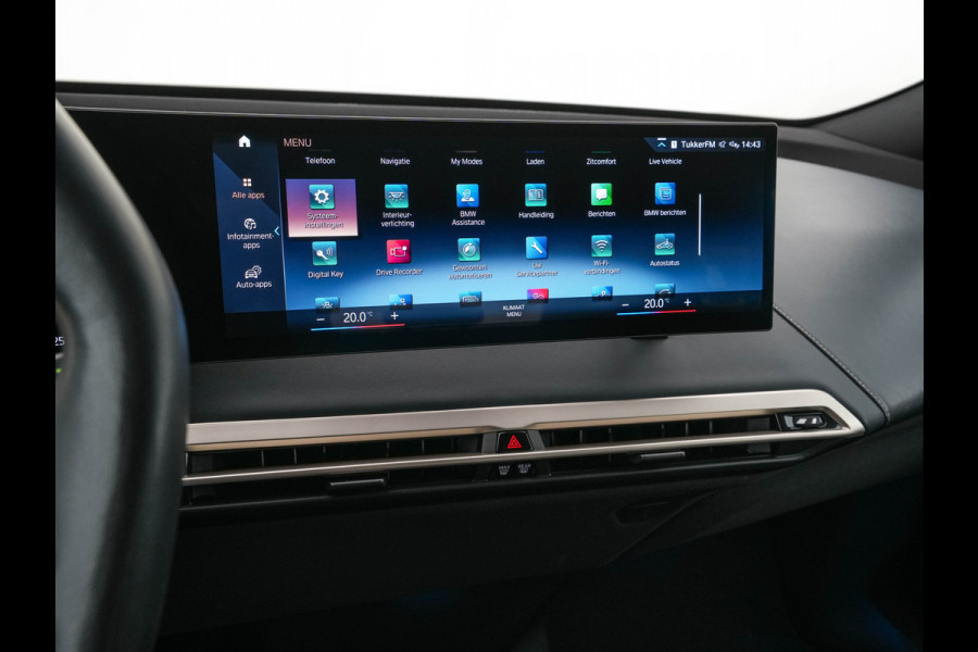 BMW iX xDrive40 High Executive 77 kWh ( 3-Fase ) {SOH-100%} (INCL-BTW) Aut. *PANO | HEAD-UP | HARMAN/KARDON-SURROUND | SOFT-CLOSE | DAB+ | DIGI-COCKPIT | HEATED-COMFORTSEATS | FULL-LED | CARPLAY | TOWBAR | AMBIENT-LIGHT | TOPVIEW | MEMORY-PACK |