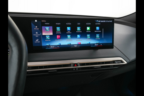 BMW iX xDrive40 High Executive 77 kWh ( 3-Fase ) {SOH-100%} (INCL-BTW) Aut. *PANO | HEAD-UP | HARMAN/KARDON-SURROUND | SOFT-CLOSE | DAB+ | DIGI-COCKPIT | HEATED-COMFORTSEATS | FULL-LED | CARPLAY | TOWBAR | AMBIENT-LIGHT | TOPVIEW | MEMORY-PACK |